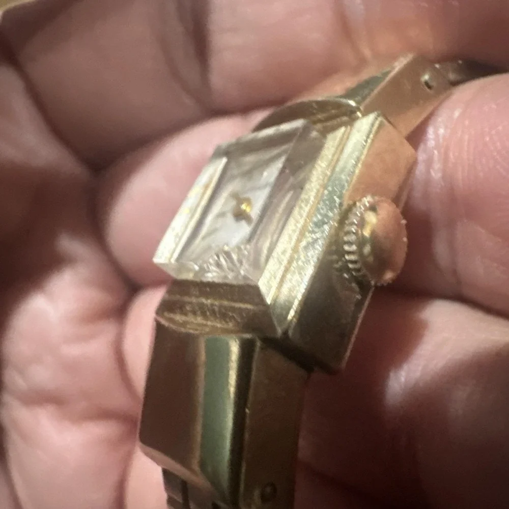 Wittnauer elegant gold